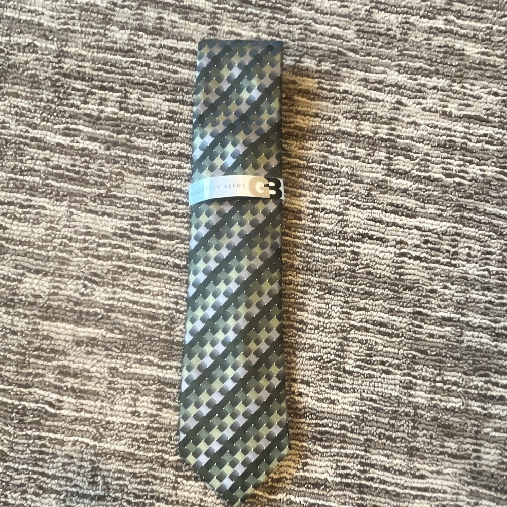 Geoffrey Beene Men's Green/Black/Gray Geometric Woven Pointed Tie